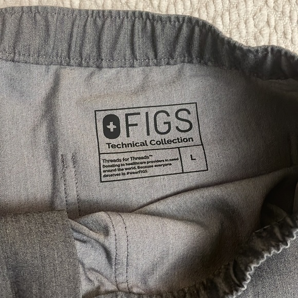 Men’s FIGS scrub pants - Picture 3 of 5